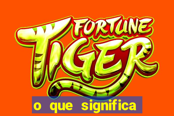 o que significa soprar no ouvido de uma pessoa