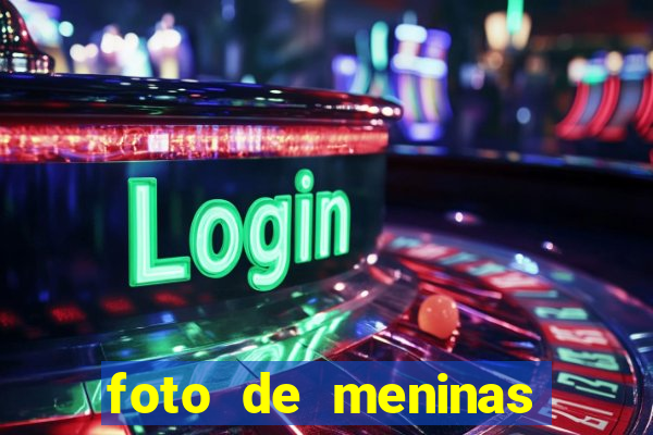 foto de meninas cacheadas no espelho