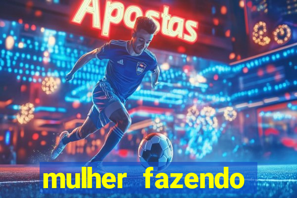 mulher fazendo strip tease