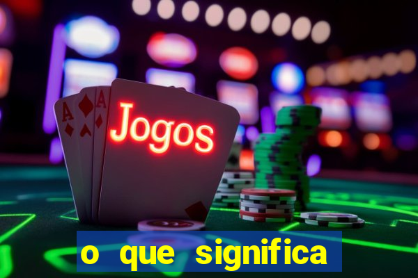 o que significa sonhar dobrando roupas